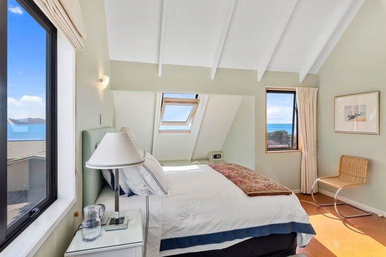 Photo of property in 115 Tutere Street, Waikanae Beach, Waikanae, 5036