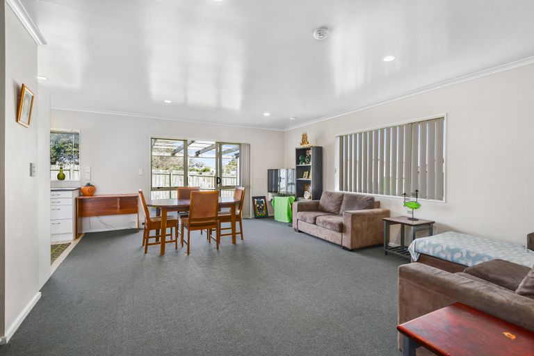 Photo of property in 2/34 Growers Lane, Mangere East, Auckland, 2024