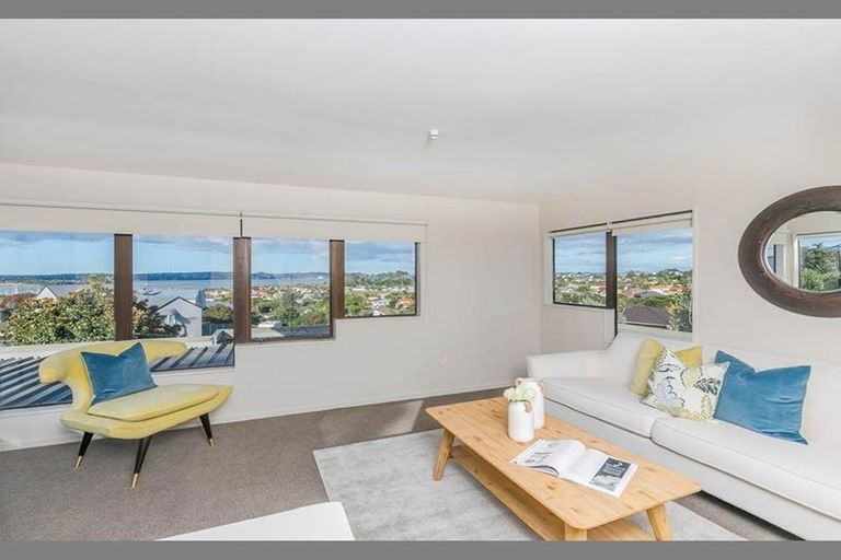 Photo of property in 3 Farr Road, West Harbour, Auckland, 0618