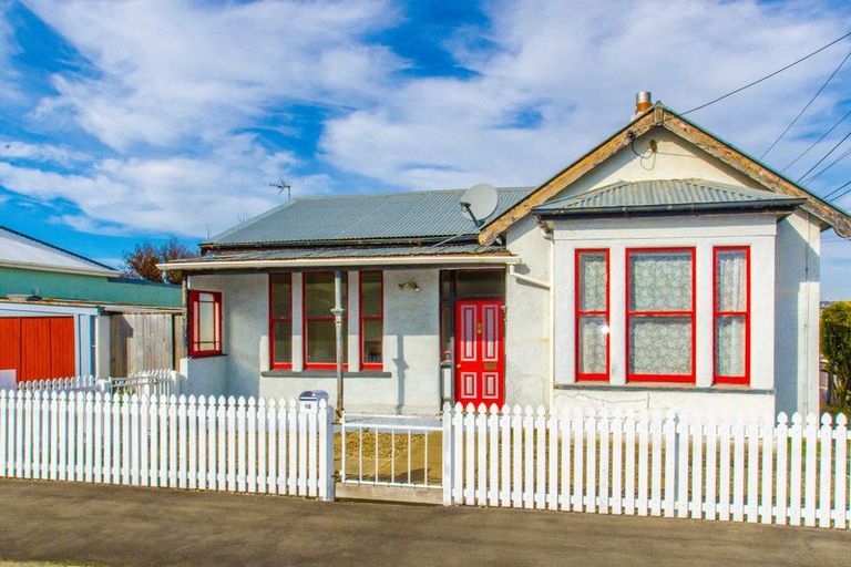 Photo of property in 93 Oxford Street, South Dunedin, Dunedin, 9012