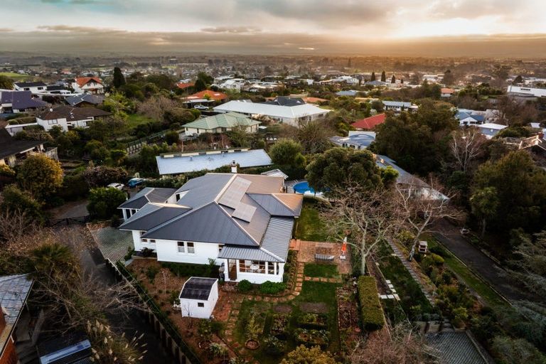 Photo of property in 24 Muritai Crescent, Havelock North, 4130