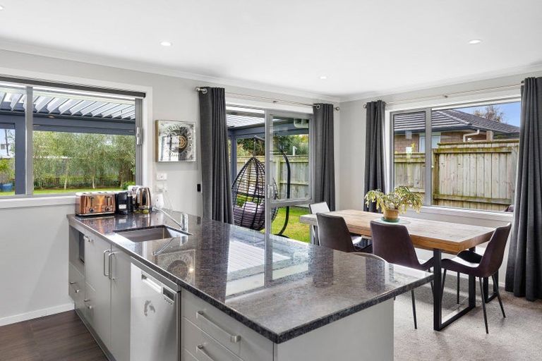 Photo of property in 4 Pohatu Lane, Otaki, 5512