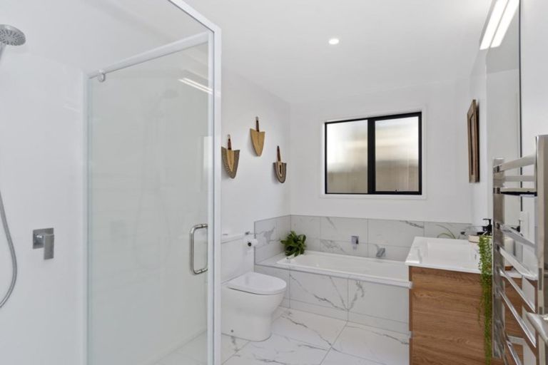 Photo of property in 30 Awatira Drive, Papamoa Beach, Papamoa, 3118