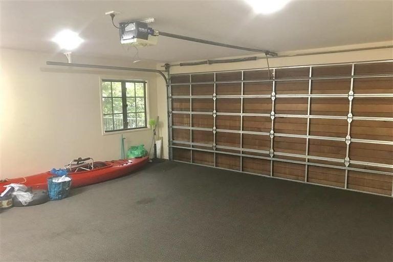 Photo of property in 28 Parkwood Crescent, Gulf Harbour, Whangaparaoa, 0930