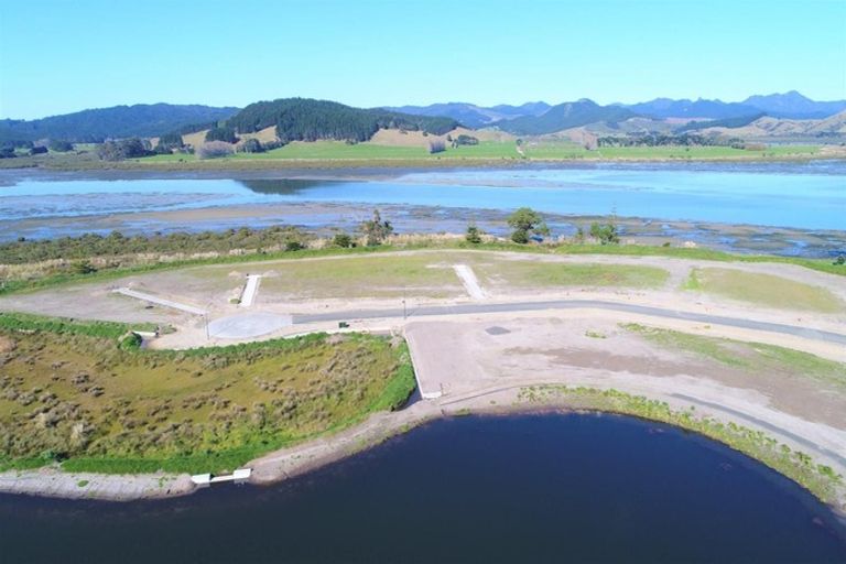 Photo of property in 32 Taniwha Place, Matarangi, 3592