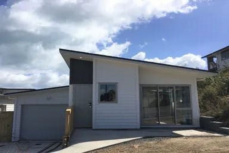 Photo of property in 18 Motukaraka Drive, Beachlands, Auckland, 2018