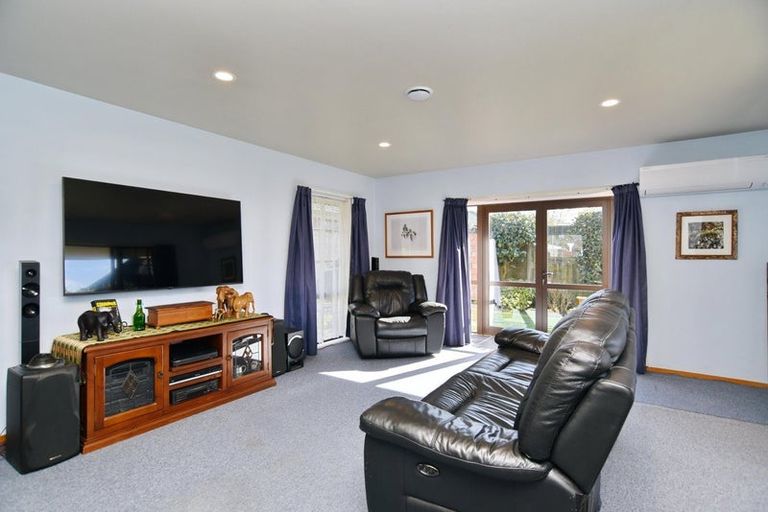 Photo of property in 8b Kingsbury Avenue, Rangiora, 7400