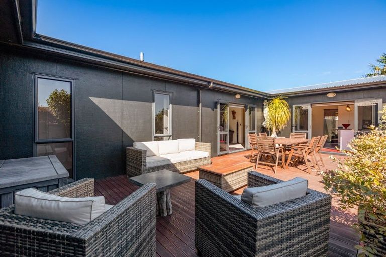 Photo of property in 399 Tukapa Street, Hurdon, New Plymouth, 4310