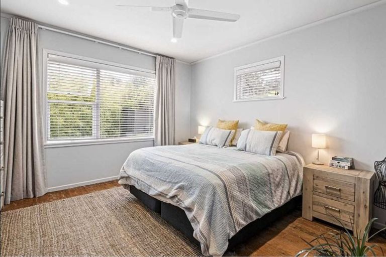 Photo of property in 143 Browns Bay Road, Browns Bay, Auckland, 0630