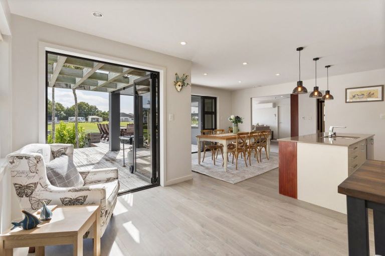 Photo of property in 10 Hei Esplanade, Whitianga, 3510