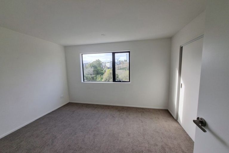 Photo of property in 45a Crestview Rise, Papakura, 2110