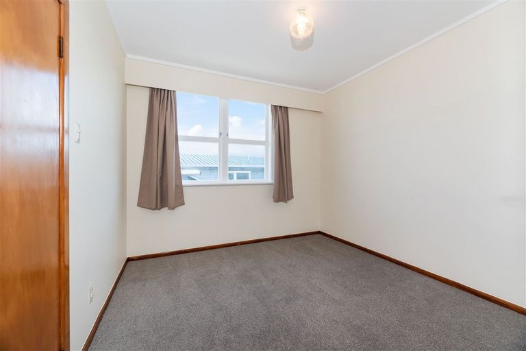 Photo of property in 41 Sunnyside Road, Sunnyvale, Auckland, 0612