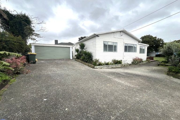 Photo of property in 7 Barrys Road, Glendene, Auckland, 0602