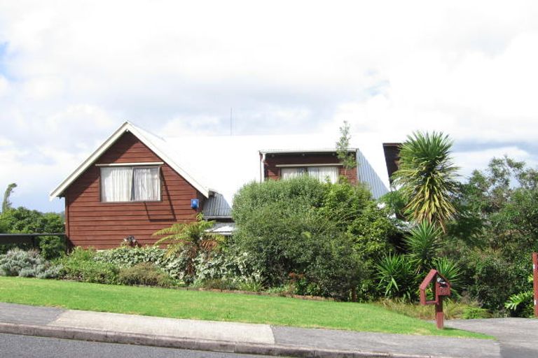 Photo of property in 63 Spence Road, Henderson, Auckland, 0612