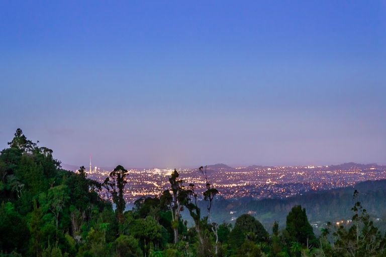 Photo of property in 412 Scenic Drive, Waiatarua, Auckland, 0612