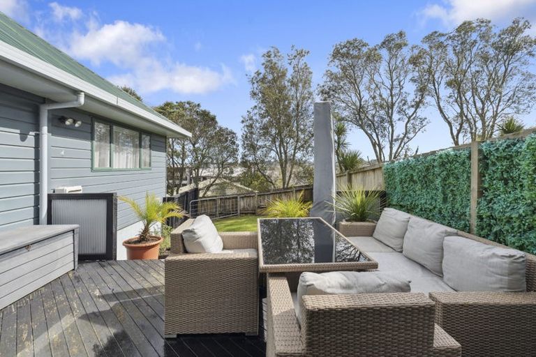 Photo of property in 906a East Coast Road, Northcross, Auckland, 0630