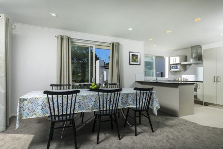 Photo of property in 35 Aberley Road, Schnapper Rock, Auckland, 0632