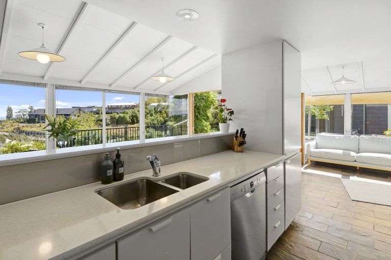 Photo of property in 1 Halcyon Way, Cashmere, Christchurch, 8022