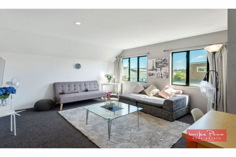 Photo of property in 1/12 Burdale Street, Riccarton, Christchurch, 8011