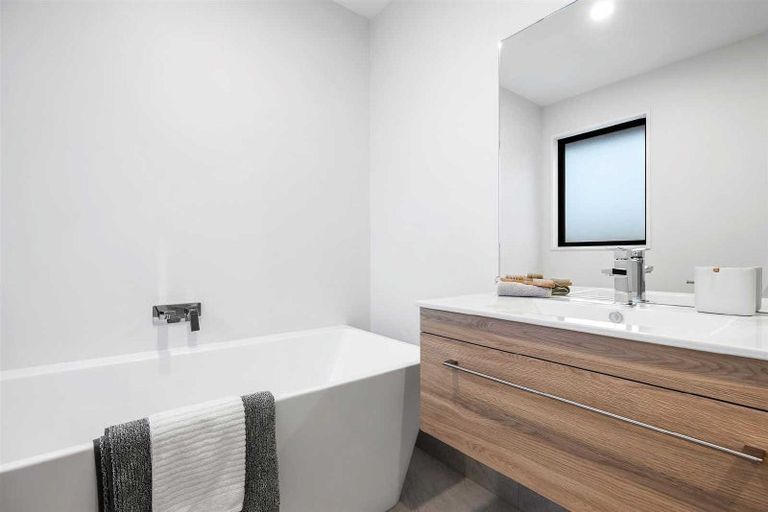 Photo of property in 21 Oakmill Drive, Casebrook, Christchurch, 8051