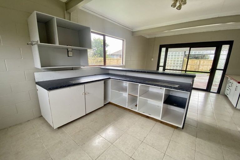 Photo of property in 11 Tomlin Place, Mangere East, Auckland, 2024