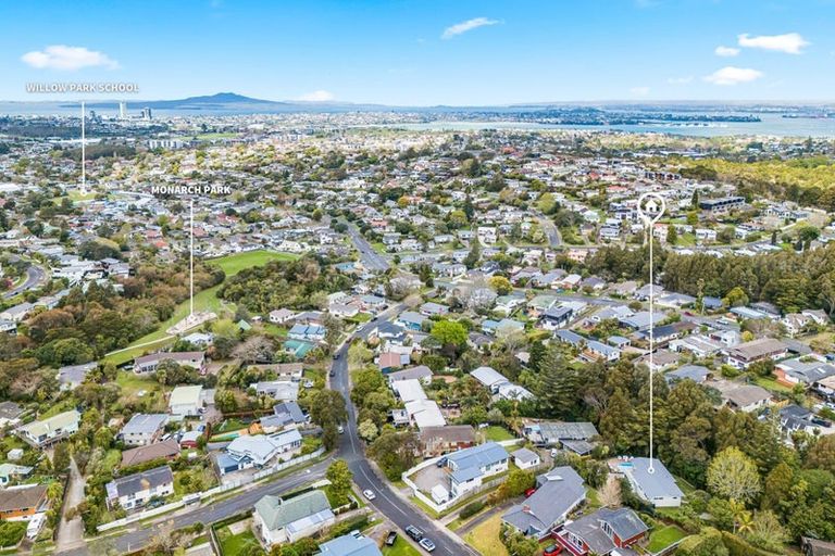Photo of property in 35 Mcdowell Crescent, Hillcrest, Auckland, 0627