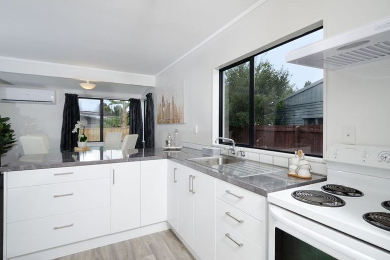 Photo of property in 5 Posa Avenue, Henderson, Auckland, 0612