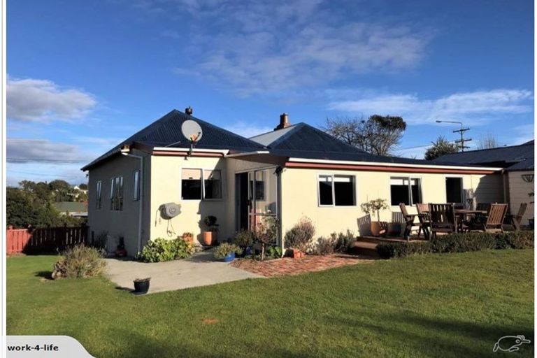 Photo of property in 216 Clyde Street, Balclutha, 9230