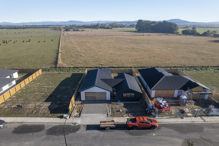 Photo of property in 39 Mehrtens Crescent, Woodend, 7691