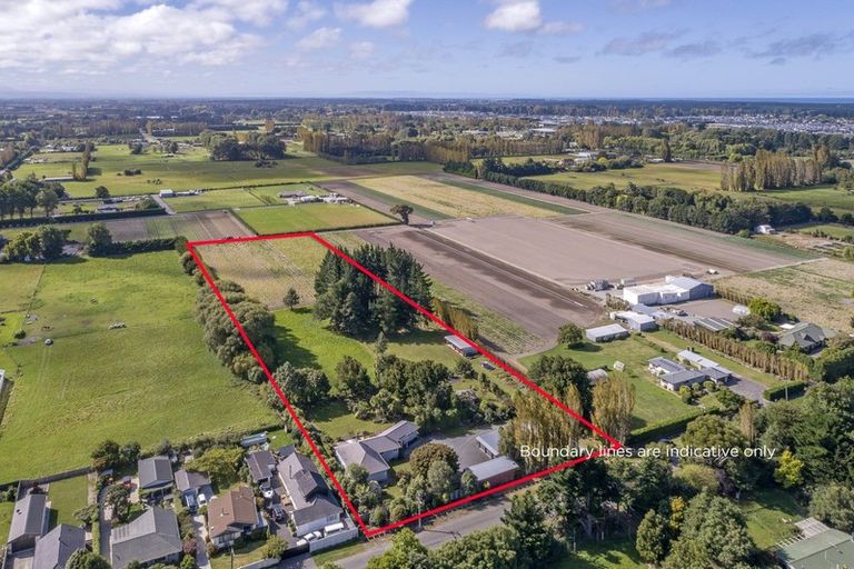 Photo of property in 21 Mcsaveneys Road, Marshland, Christchurch, 8051