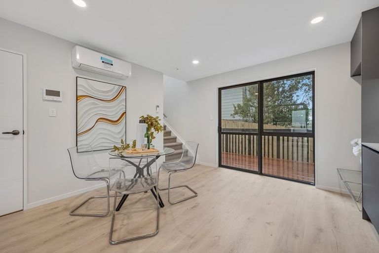 Photo of property in 25c Lavery Place, Sunnynook, Auckland, 0632