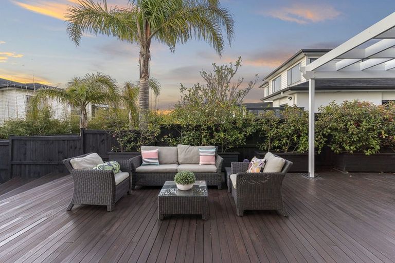 Photo of property in 8 Verley Rise, East Tamaki Heights, Auckland, 2016