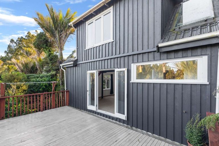 Photo of property in 33 Tainui Road, Titirangi, Auckland, 0604