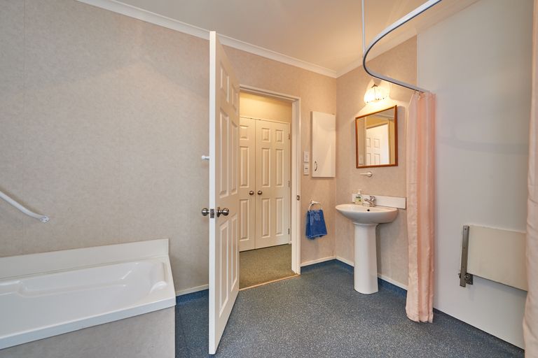 Photo of property in 12a Hurley Place, Awapuni, Palmerston North, 4412