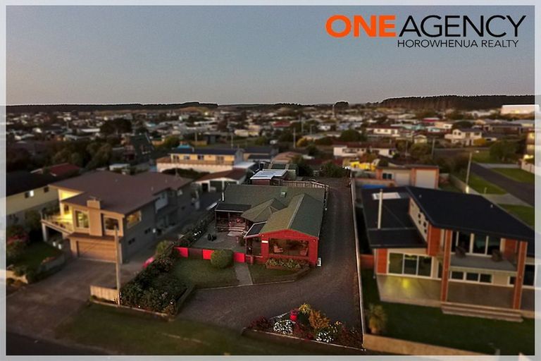 Photo of property in 35 Hartley Street, Foxton Beach, Foxton, 4815