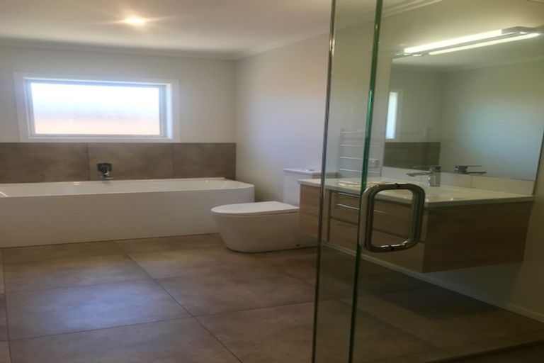 Photo of property in 5 Madison Street, Carterton, 5713