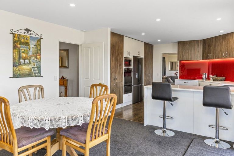 Photo of property in 25 Kinder Street, Acacia Bay, Taupo, 3330