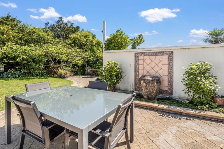 Photo of property in 8 Capri Place, Awapuni, Palmerston North, 4412