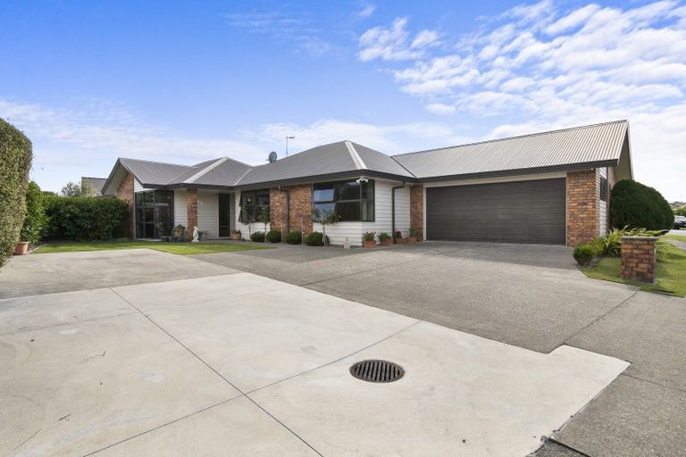 Photo of property in 11 Geneva Terrace, Kelvin Grove, Palmerston North, 4414