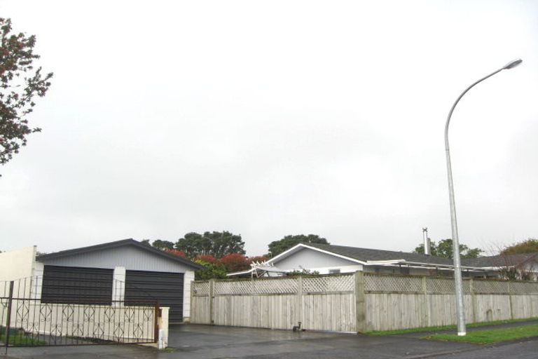 Photo of property in 1 Clifton Drive, Waitara, 4320