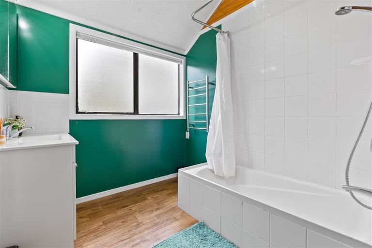 Photo of property in 38 Eugenia Rise, Totara Heights, Auckland, 2105