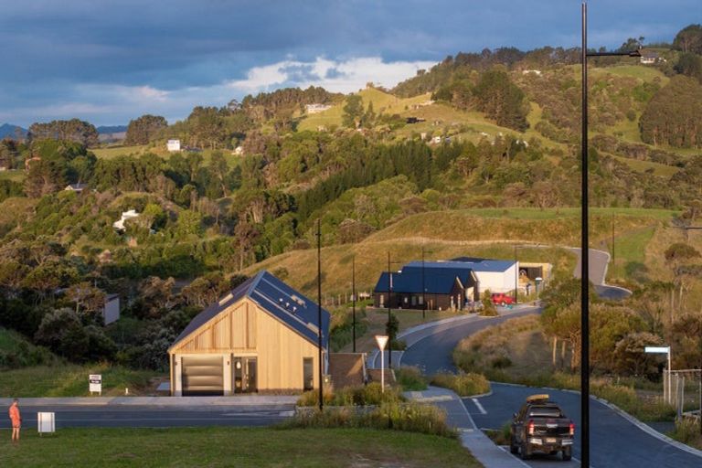 Photo of property in 11 Kapokapowai Street, Raglan, 3225