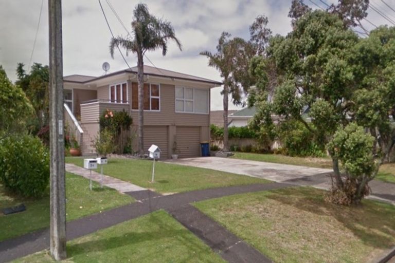 Photo of property in 2/7 Folkestone Street, Murrays Bay, Auckland, 0630