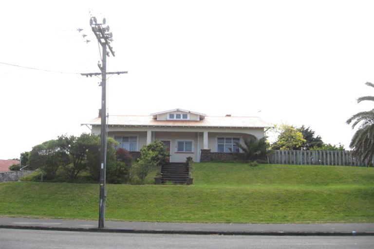 Photo of property in 12 Carlton Avenue, Gonville, Whanganui, 4501