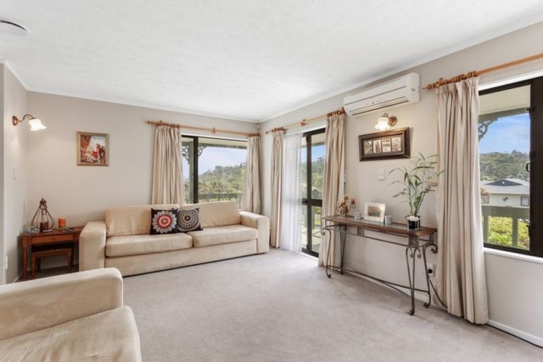 Photo of property in 4 Thistledew Place, Bayview, Auckland, 0629