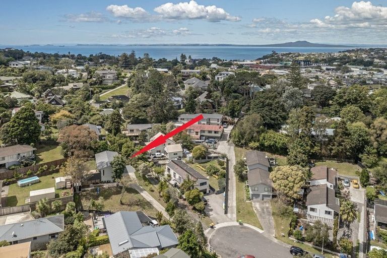 Photo of property in 8 Oldham Place, Browns Bay, Auckland, 0630