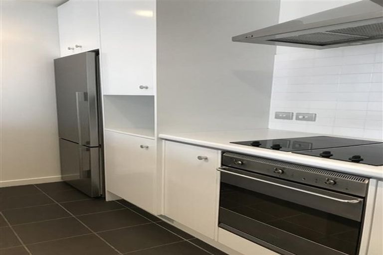 Photo of property in Montreaux Apartments, 8h/164 The Terrace, Wellington Central, Wellington, 6011