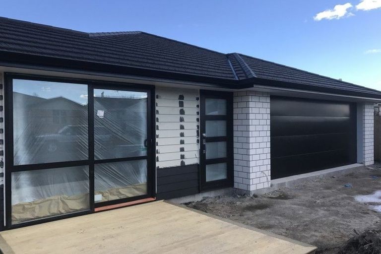 Photo of property in 5 Burrows Place, Frankton, Hamilton, 3204