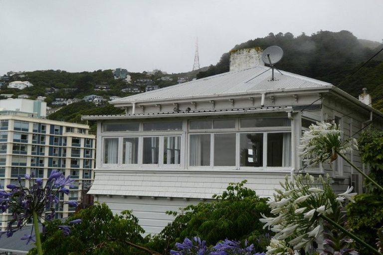 Photo of property in 4 Oriental Terrace, Oriental Bay, Wellington, 6011