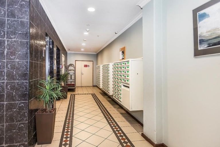 Photo of property in Atrium Towers, 6q/154 The Terrace, Wellington Central, Wellington, 6011